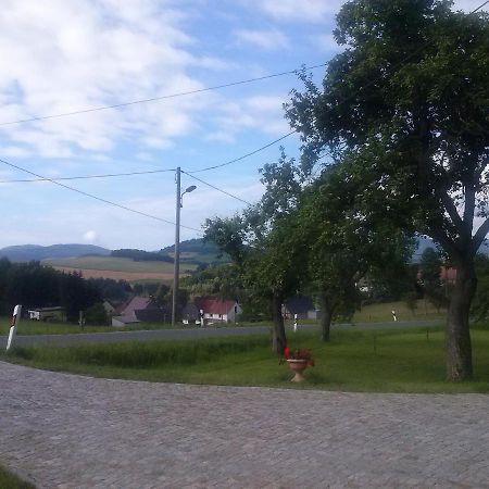 -Am Fuss Zum Zittauer Gebirge- Apartment Hainewalde Exterior photo