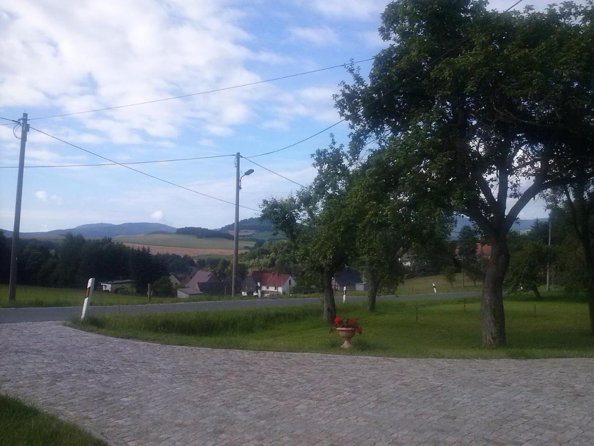-Am Fuss Zum Zittauer Gebirge- Apartment Hainewalde Exterior photo